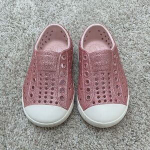 NATIVE SHOES Kid’s Jefferson Bling Slip-On Sneaker | Sparkle Pink | Size 5
